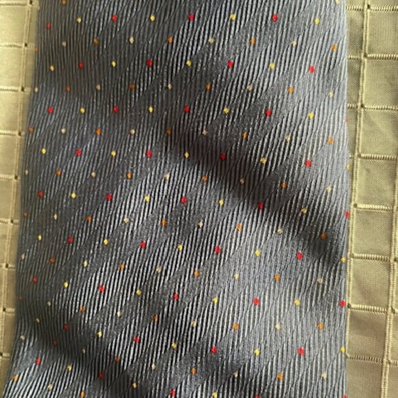Yves Saint Laurent tie - Picture 2 of 4
